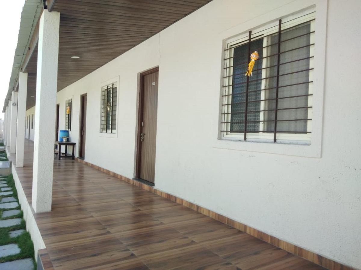 Hotel Krishna Exotica Ahmednagar Exterior foto